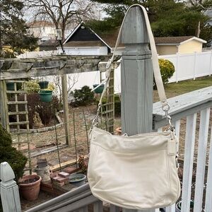 NWOT Vintage Authentic Coach Genuine  Leather Crossbody Shoulder Bag Ivory/Cream